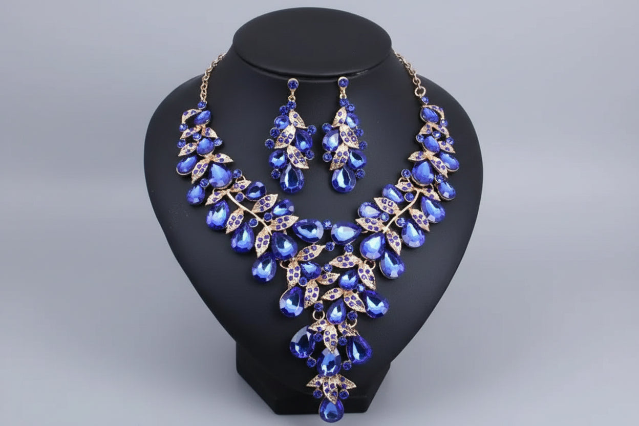 Éclat Royal -Collection Parure Collier & Boucles d'oreilles en Cristal