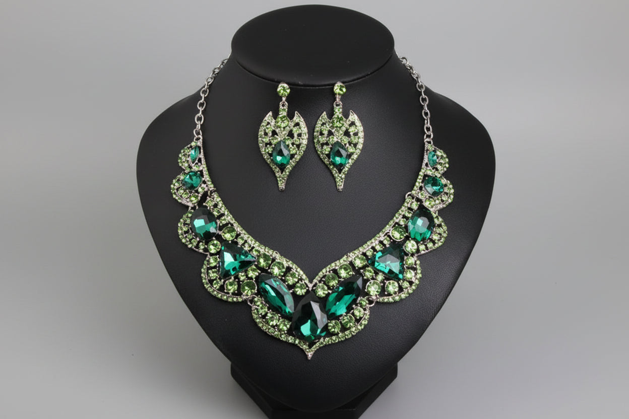 Parure "Majesté Royale" - Collier Plastron & Cristaux (4 Couleurs)