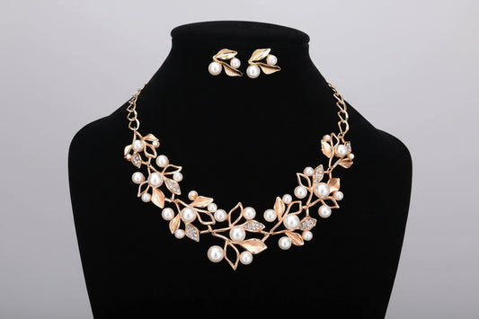 Parure de Mariage "Perles de Rosée" - Collier &amp; Boucles d'oreilles