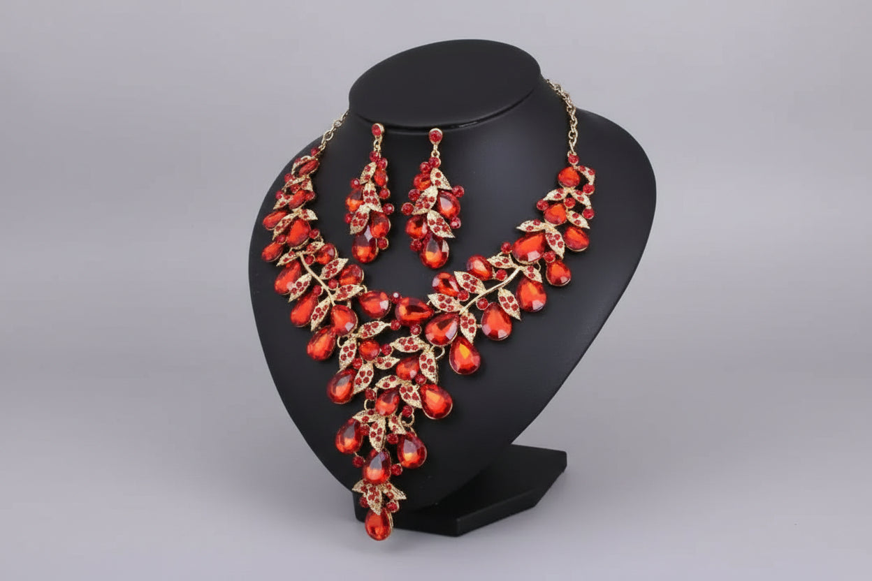 Éclat Royal -Collection Parure Collier & Boucles d'oreilles en Cristal