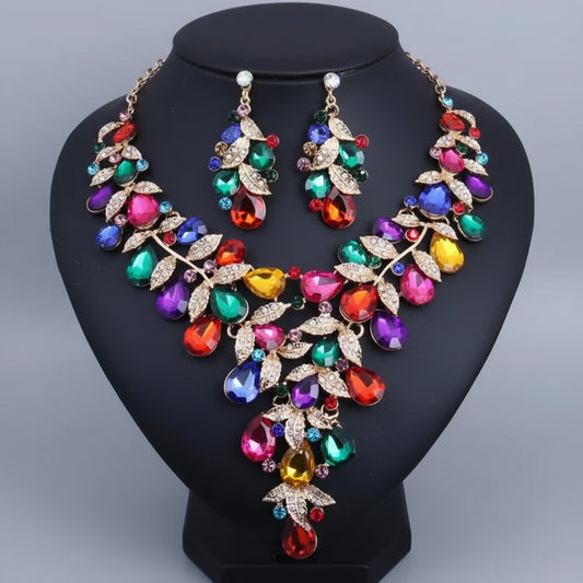 Éclat Royal -Collection Parure Collier & Boucles d'oreilles en Cristal